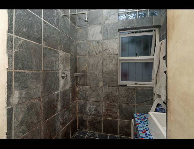 2 BEDROOM APARTMENT FOR SALE IN SEA POINT